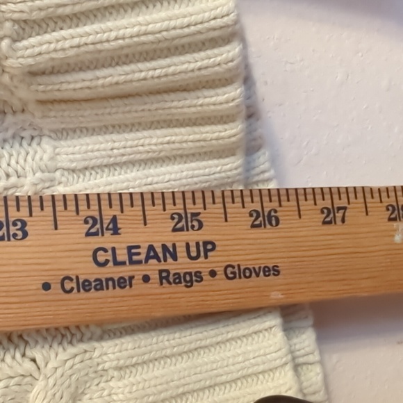 Bass Cream Cable Knit Crewneck Sweater - Picture 7 of 7